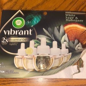 AirWick Vibrant white sage and mahogany scent